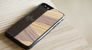 Echt Holz Echt Leder Schutzhülle Case Dunkel Braun für das iPhone 8 und iPhone 7 Plus